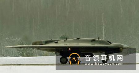 中国“天哨”预警无人机首飞成功